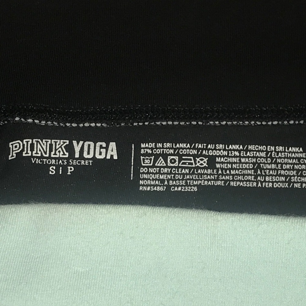 🚫SOLD🚫 VS PINK Capri leggings - Picture 9 of 10